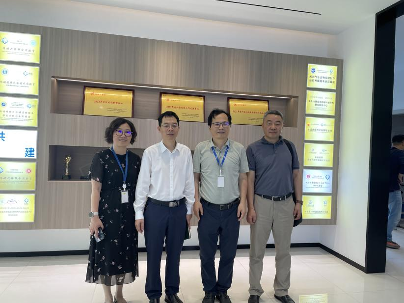苏州科技局领导一行莅临易游官方网站调研指导